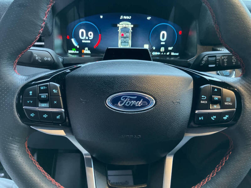 2025 Ford Explorer ST-Line