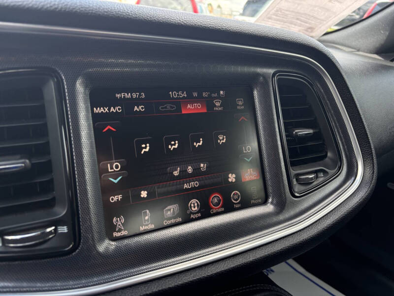 2015 Dodge Challenger SXT Plus
