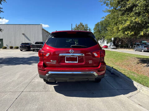 2018 Nissan Pathfinder SV