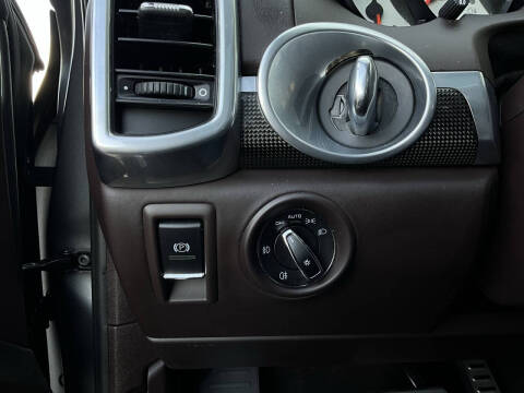 2016 Porsche Cayenne GTS