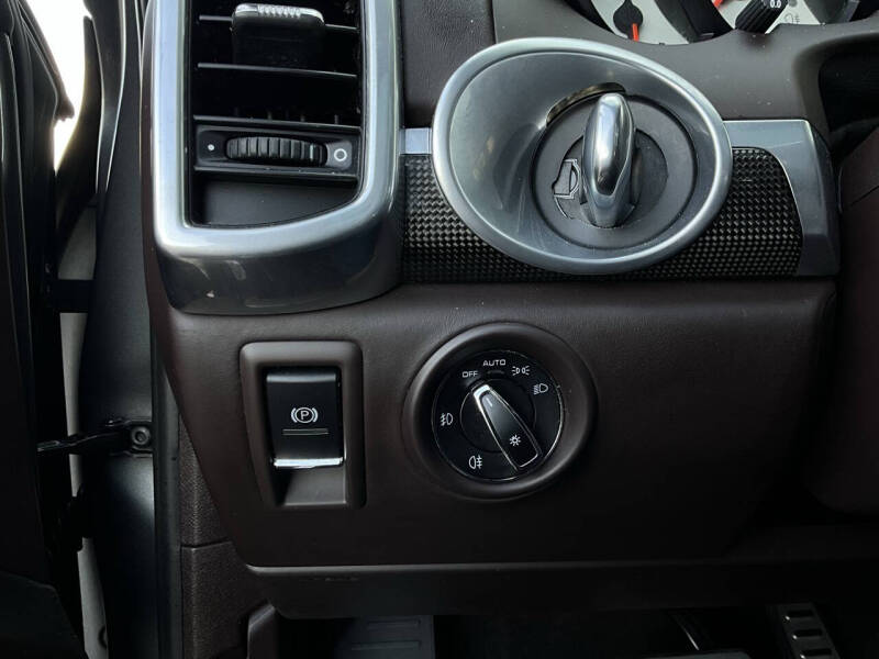 2016 Porsche Cayenne GTS