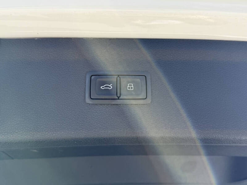 2017 Audi Q3 2.0T Premium Plus