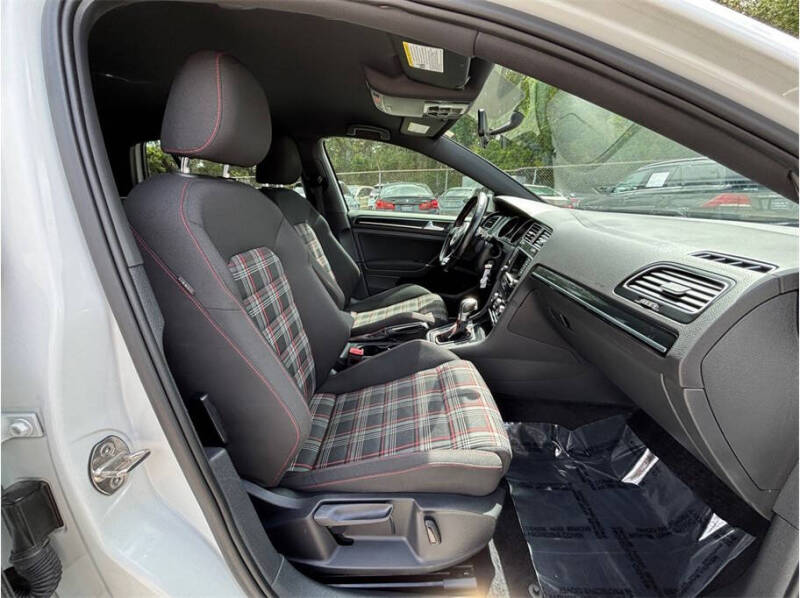 2017 Volkswagen Golf GTI S