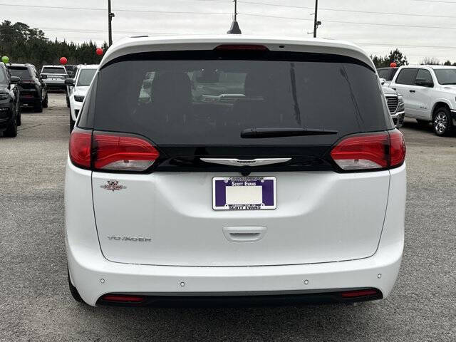 2026 Chrysler Voyager LX