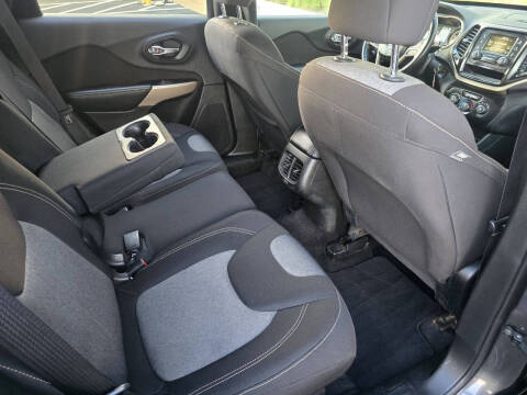 2017 Jeep Cherokee Sport Altitude