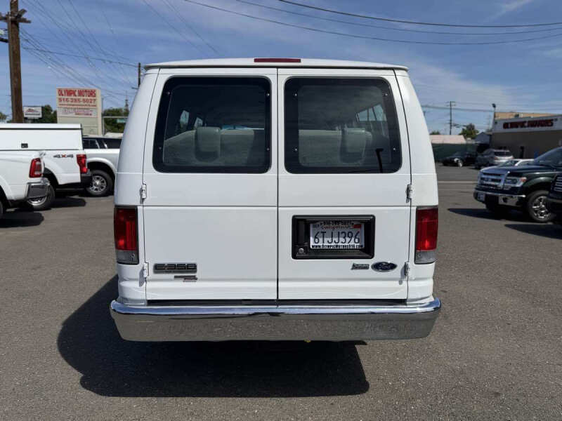 2012 Ford E-Series E-350 SD XLT