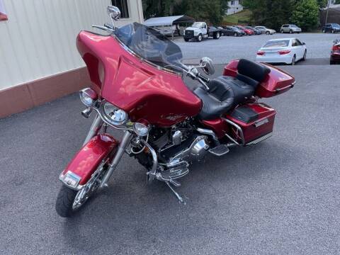 2004 HARLEY DAVIDSON ROAD KING for sale at Carl's Auto Incorporated in Blountville TN