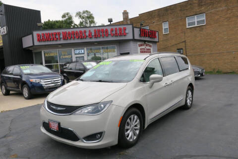 2017 Chrysler Pacifica Touring-L