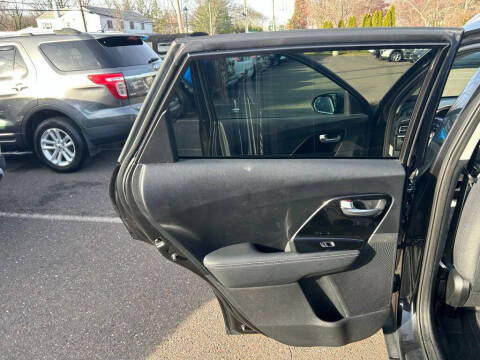 2022 Kia Niro Plug-In Hybrid LXS