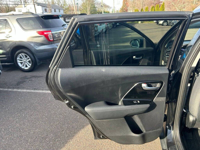 2022 Kia Niro Plug-In Hybrid LXS