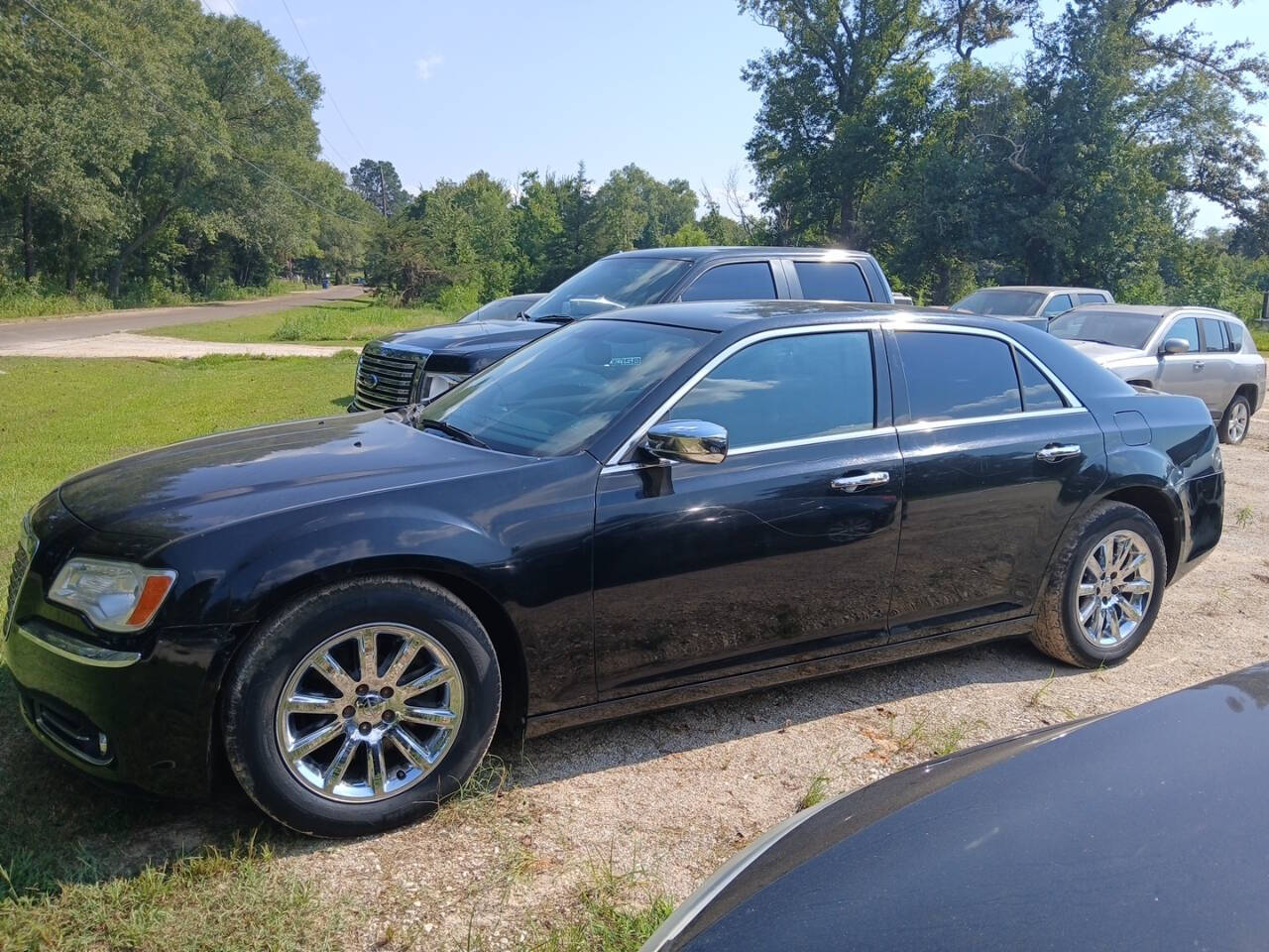 2014 Chrysler 300 for sale at GERRHA AUTO SALES in Nacogdoches, TX