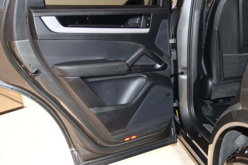2024 Porsche Cayenne