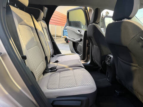 2021 Ford Escape SE
