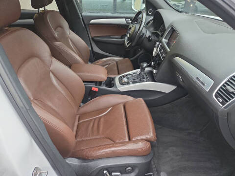 2017 Audi Q5 2.0T quattro Premium Plus