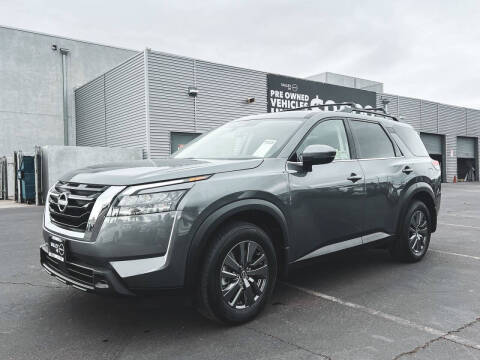 2025 Nissan Pathfinder SV