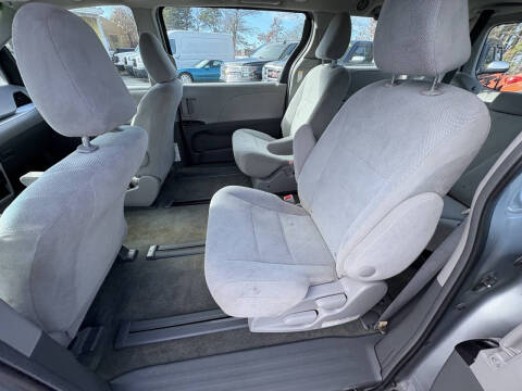 2015 Toyota Sienna L 7-Passenger