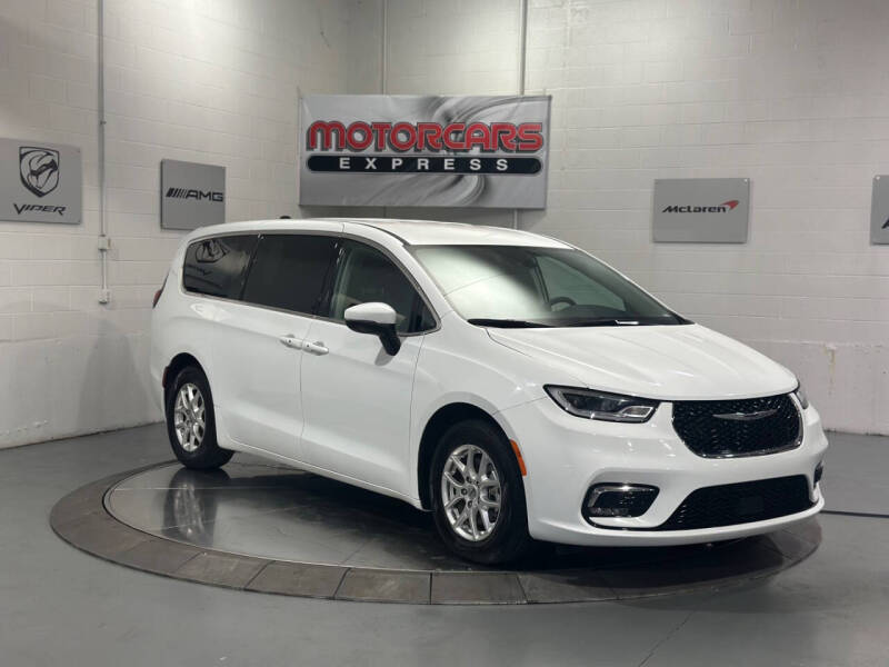 2023 Chrysler Pacifica Touring L