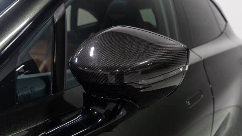 2025 Aston Martin DBX 707