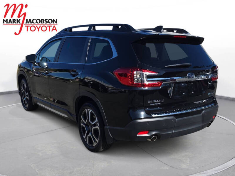 2024 Subaru Ascent Limited 8-Passenger