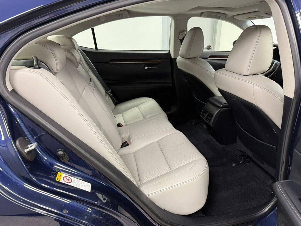 2013 Lexus ES 350 for sale at Conway Imports in   Streamwood, IL