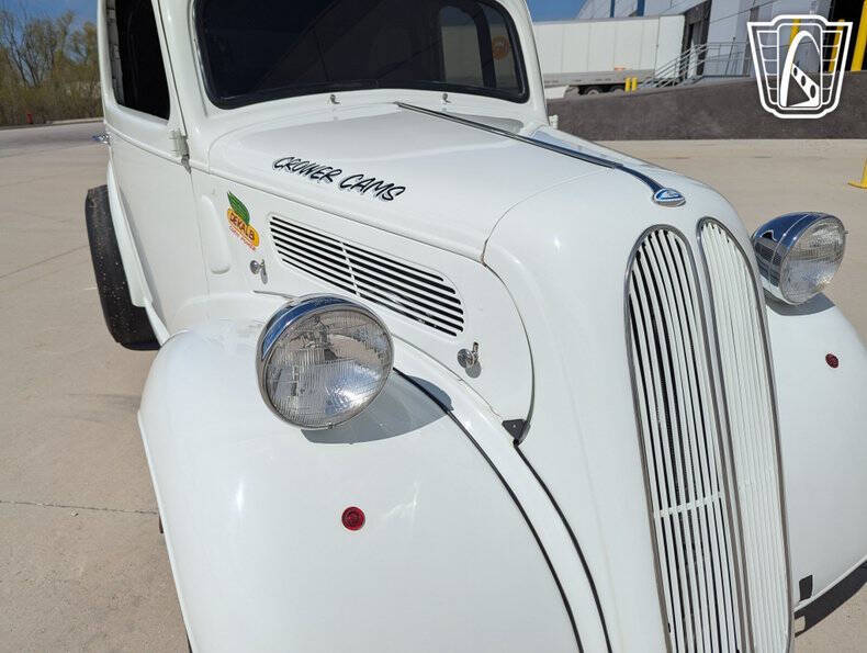1948 Ford Anglia