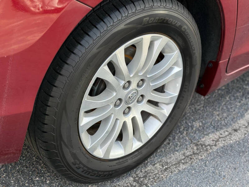 2015 Toyota Sienna XLE Premium 8-Passenger