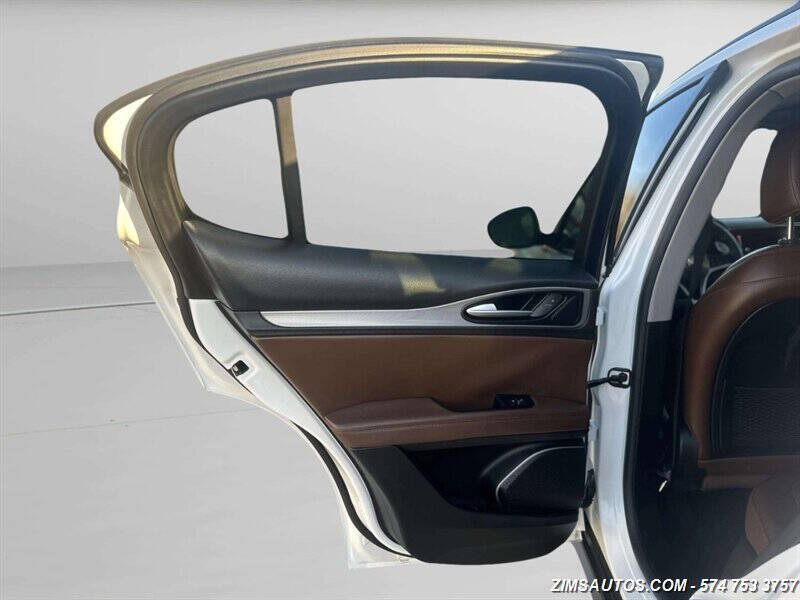 2018 Alfa Romeo Stelvio Sport