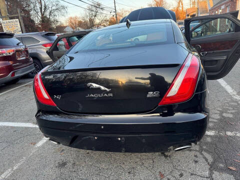 2016 Jaguar XJ R-Sport