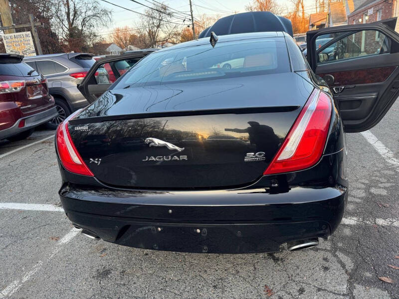 2016 Jaguar XJ R-Sport