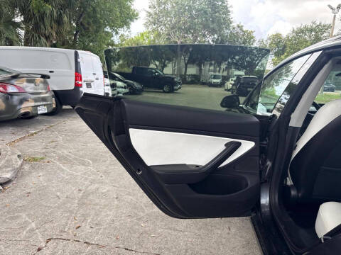 2019 Tesla Model 3 Long Range