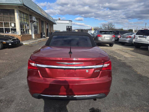 2013 Chrysler 200 Touring
