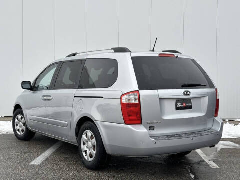 2010 Kia Sedona LX