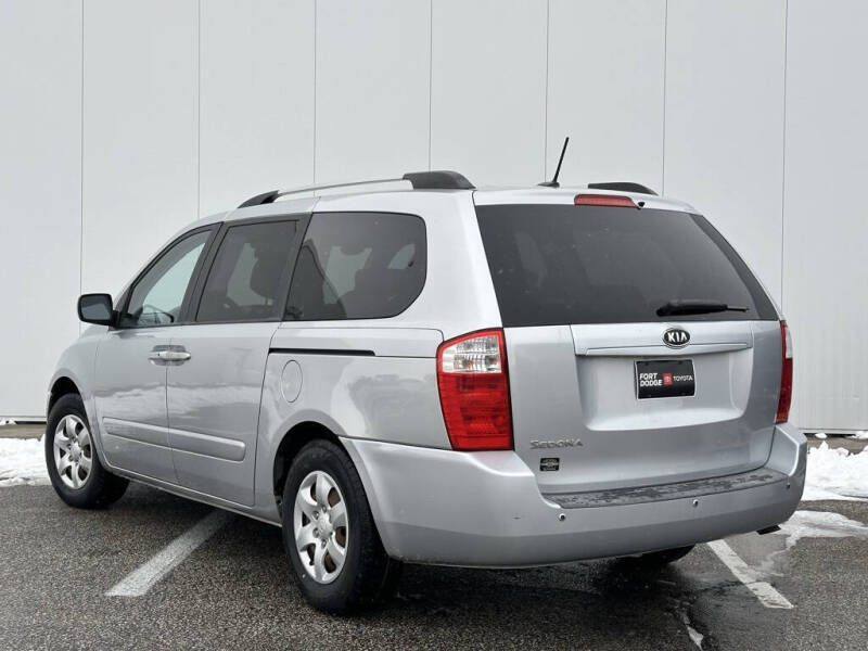 2010 Kia Sedona LX