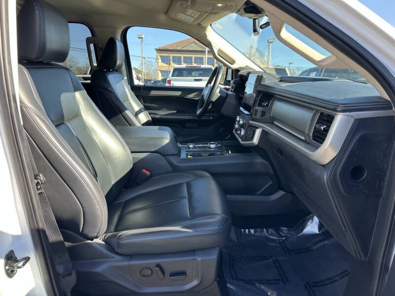 2023 Ford Expedition XLT