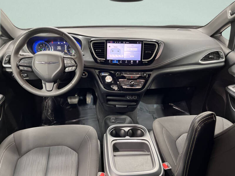 2023 Chrysler Pacifica Touring