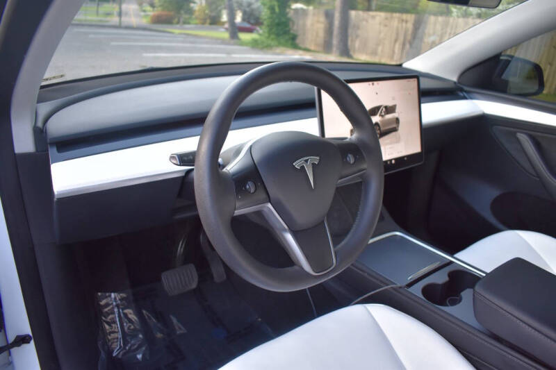 2023 Tesla Model Y Long Range - Photo 12