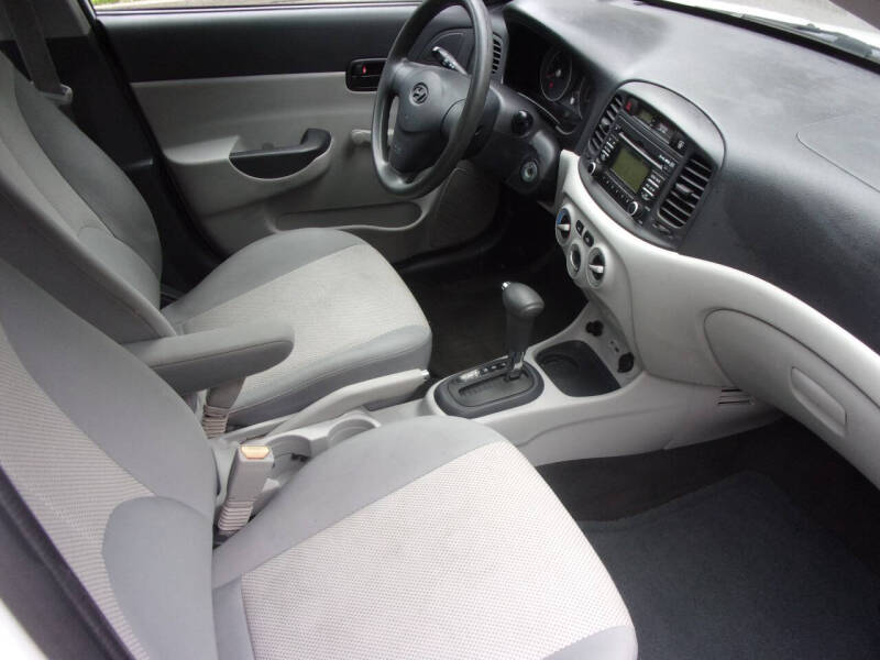 Image 7 of 2010 Hyundai Accent GLS
