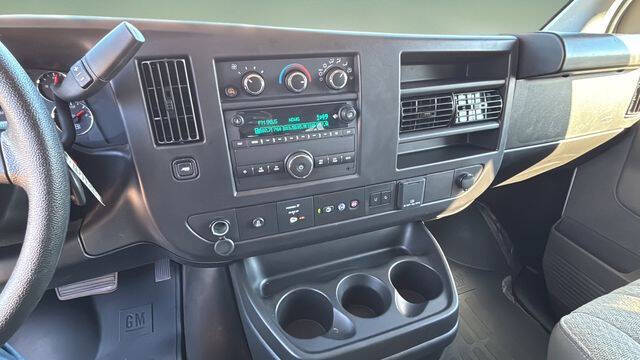 2025 Chevrolet Express LT 3500