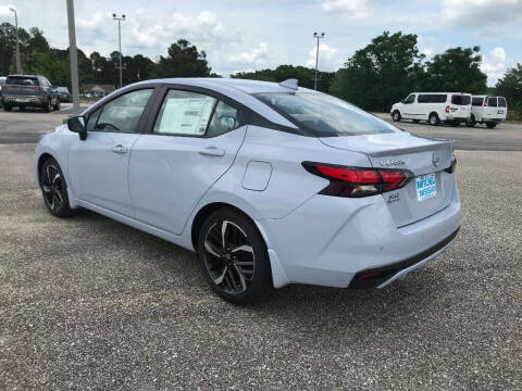 2025 Nissan Versa SR