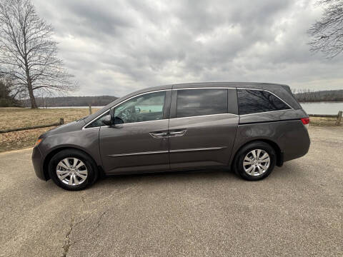 2016 Honda Odyssey for sale at Monroe Auto's, LLC in Parsons TN