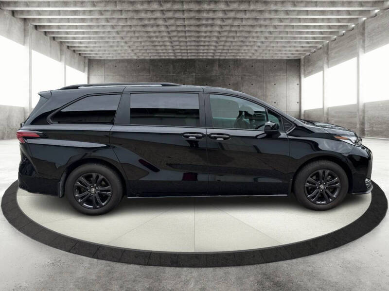 2024 Toyota Sienna XSE 7-Passenger