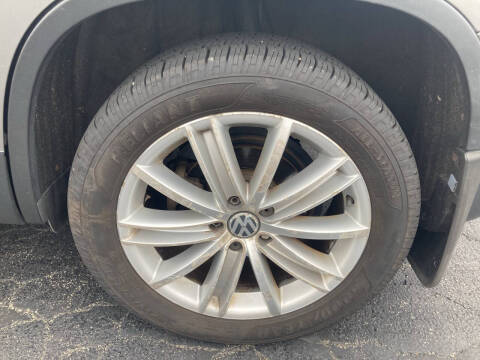 2010 Volkswagen Tiguan SEL 4Motion