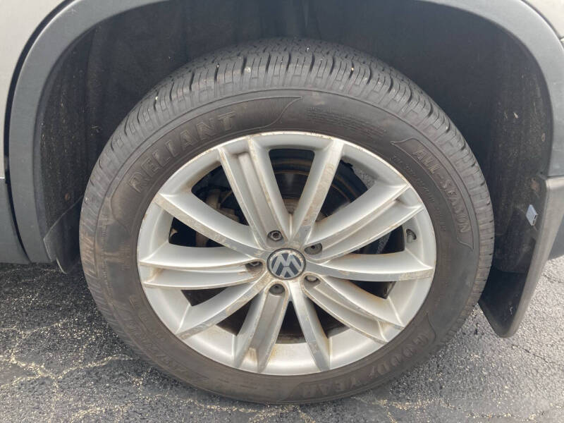 2010 Volkswagen Tiguan SEL 4Motion