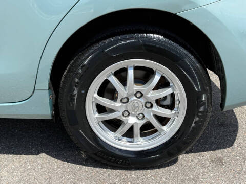 2013 Toyota Prius v Three