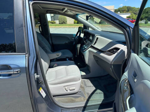2015 Toyota Sienna XLE 8-Passenger