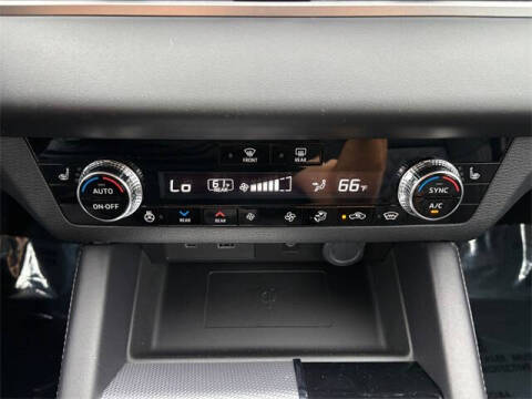 2025 Mitsubishi Outlander PHEV SEL