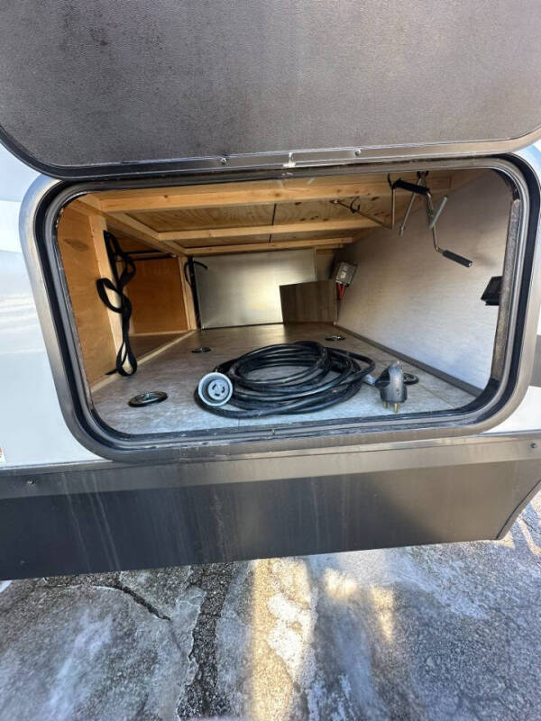 2022 Forest River Vengeance Rogue 26VKS