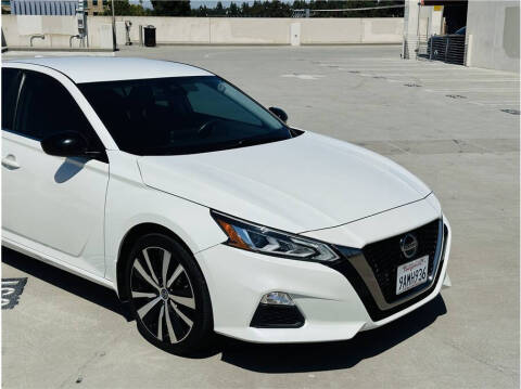 2022 Nissan Altima 2.5 SR