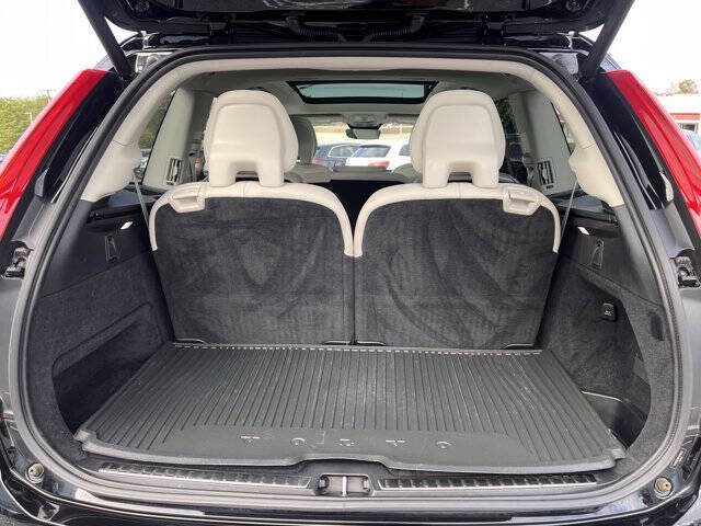 2023 Volvo XC90 Recharge T8 Ultimate Dark Theme