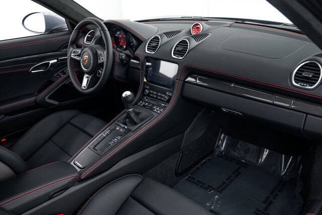 2025 Porsche 718 Cayman GTS 4.0